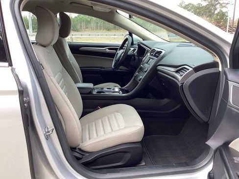 Used 2018 Ford Fusion S image 30