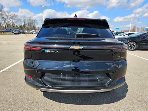 Used 2025 Chevrolet Equinox EV LT image 6