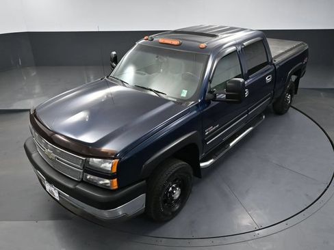 Used 2005 Chevrolet Silverado 2500 LS w/ Heavy-Duty Power Package AWD/4WD image 54
