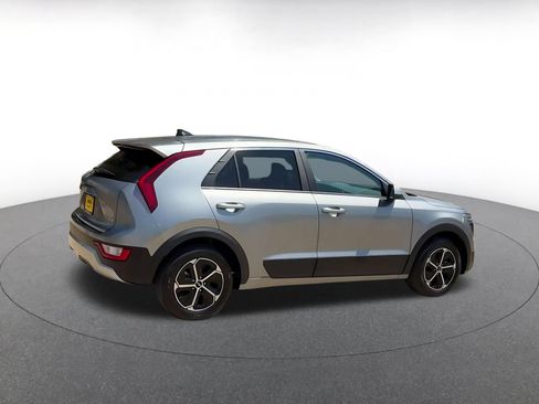 Used 2026 Kia Niro LX FWD image 11