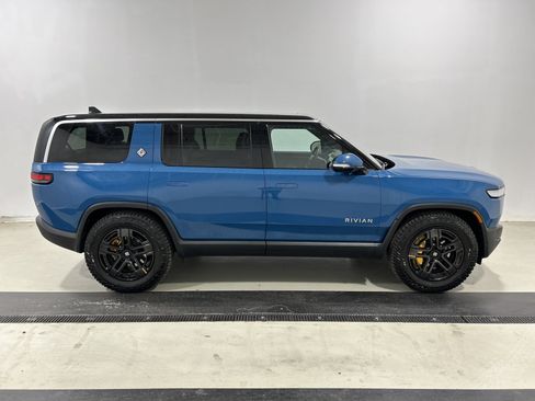 Used 2023 Rivian R1S Adventure AWD/4WD image 6