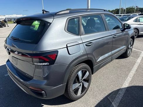 Certified 2025 Volkswagen Taos S AWD/4WD image 6