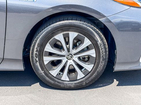 Used 2022 Toyota Prius Prime XLE FWD image 9