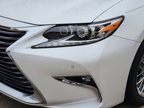 Used 2017 Lexus ES 350 image 6