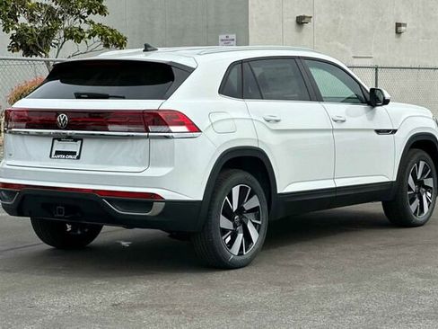 New 2024 Volkswagen Atlas Cross Sport SE FWD image 4