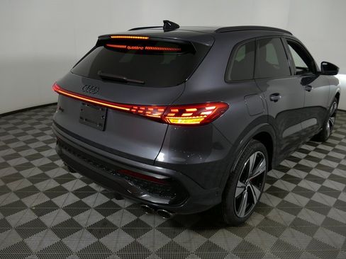 New 2025 Audi SQ5 Premium Plus image 3