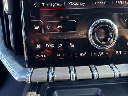 Used 2025 GMC Acadia Elevation image 19