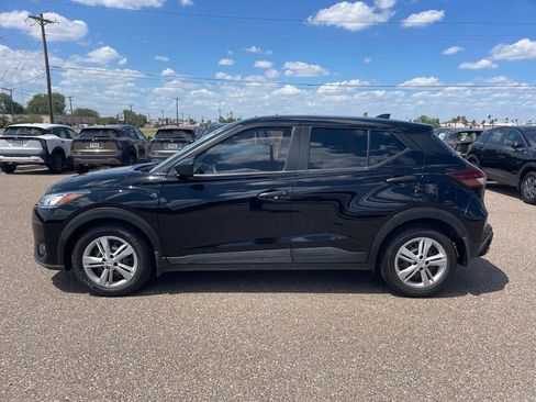 Certified 2025 Nissan Kicks Play S FWD image 4