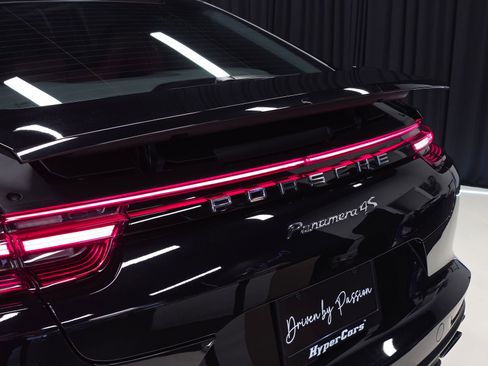 Used 2018 Porsche Panamera 4S image 69