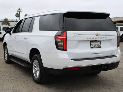 Used 2024 Chevrolet Suburban LT RWD image 3