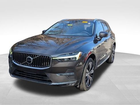 Certified 2023 Volvo XC60 B5 Plus w/ Protection Package Premier image 4