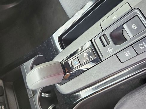 Used 2024 Toyota Prius LE image 28