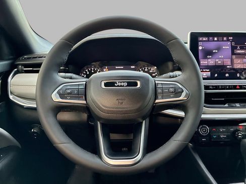 Certified 2023 Jeep Compass Limited w/ Elite Group AWD/4WD image 18