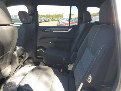 New 2026 GMC Acadia Elevation image 11