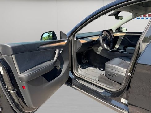 Used 2023 Tesla Model Y Long Range AWD/4WD image 32