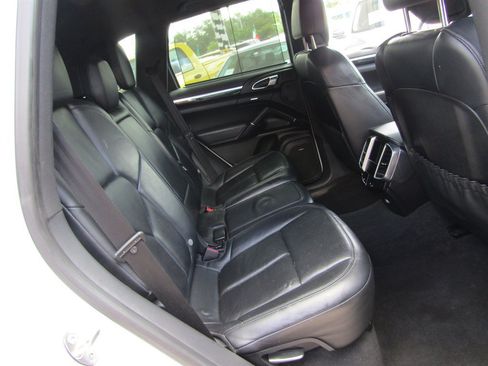 Used 2014 Porsche Cayenne AWD/4WD image 6
