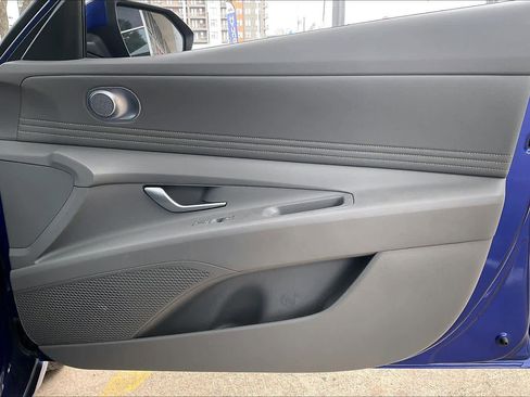 Used 2023 Hyundai Elantra SEL w/ Convenience Package image 18