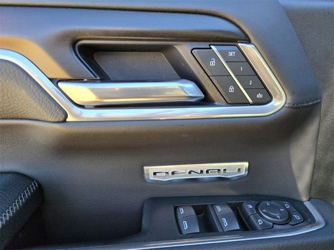 Used 2025 GMC Sierra 1500 Denali image 15