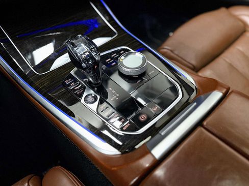 Used 2019 BMW X5 xDrive50i w/ M Sport Package image 23