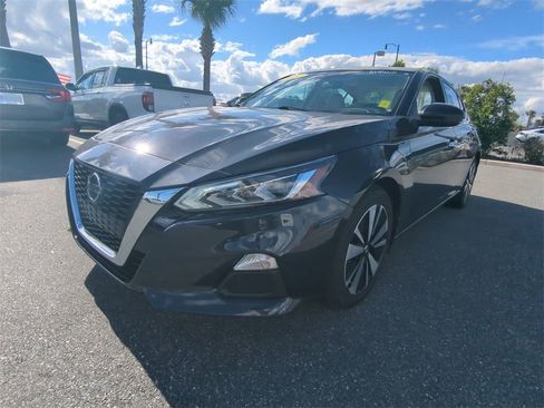 Used 2021 Nissan Altima 2.5 SV w/ SV Premium Package image 8