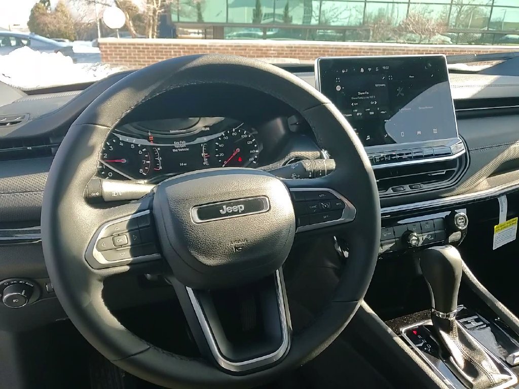 New 2026 Jeep Compass Latitude AWD/4WD image 32
