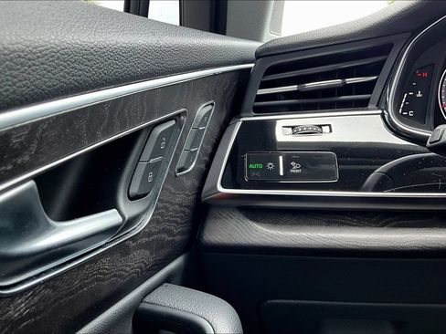 Used 2020 Audi Q7 3.0T Prestige w/ Prestige Package AWD/4WD image 16