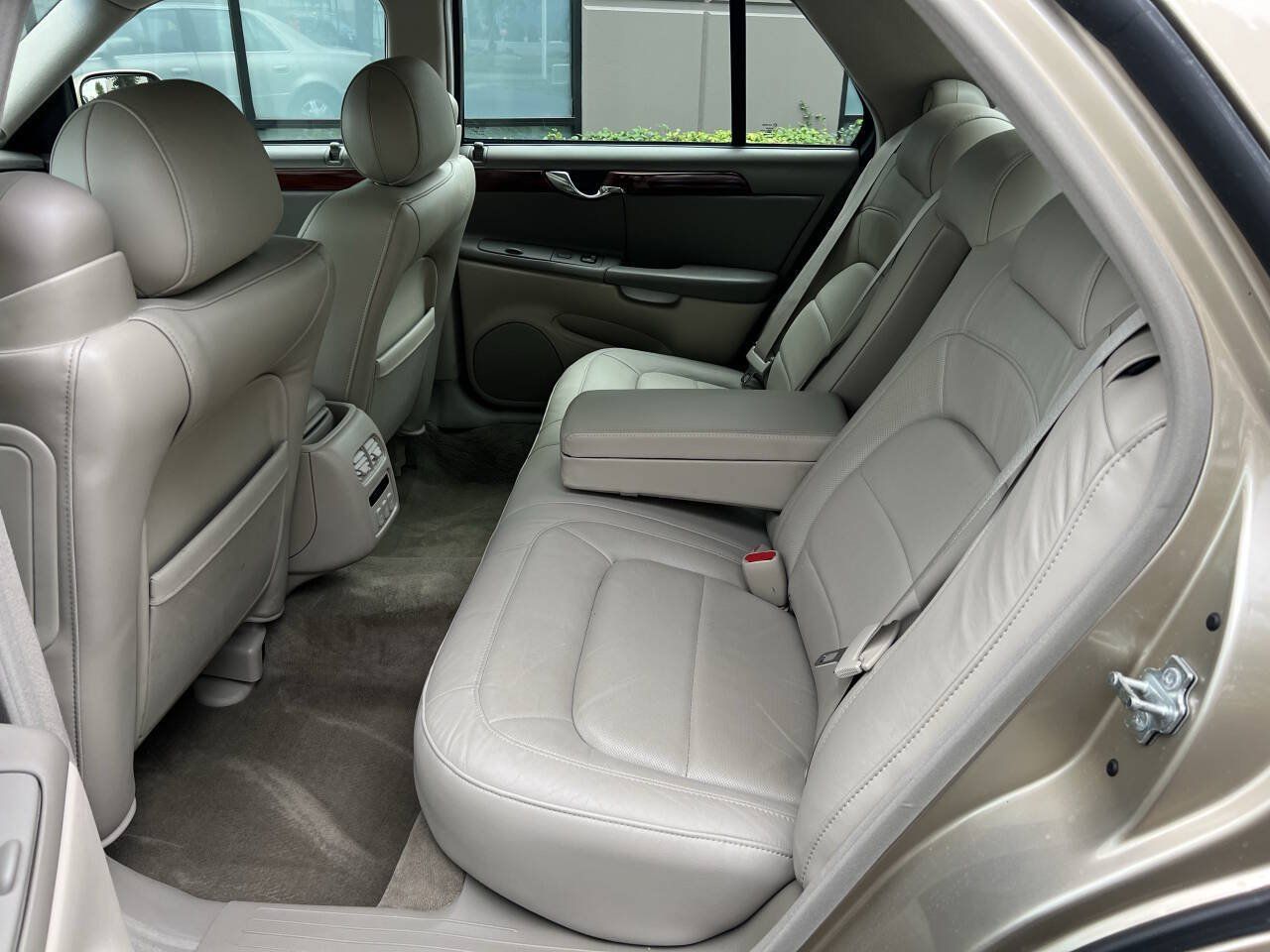 Used 2005 Cadillac De Ville FWD image 14