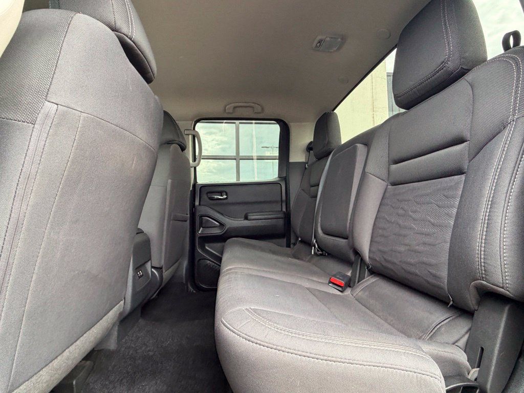 Used 2023 Nissan Frontier SV AWD/4WD image 10