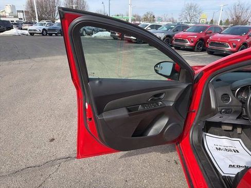 Used 2014 Chevrolet Cruze LT w/ Technology Package image 36