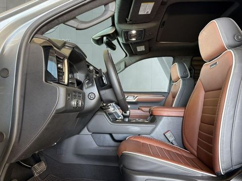 Used 2025 GMC Sierra 1500 Denali Ultimate AWD/4WD image 7