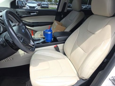 Used 2017 Ford Edge Titanium w/ Equipment Group 301A image 5