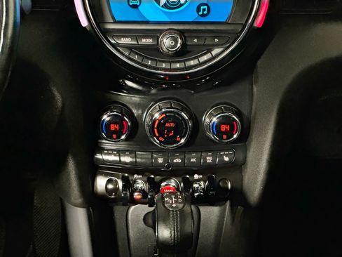 Used 2019 MINI Cooper 4-Door Hardtop image 26