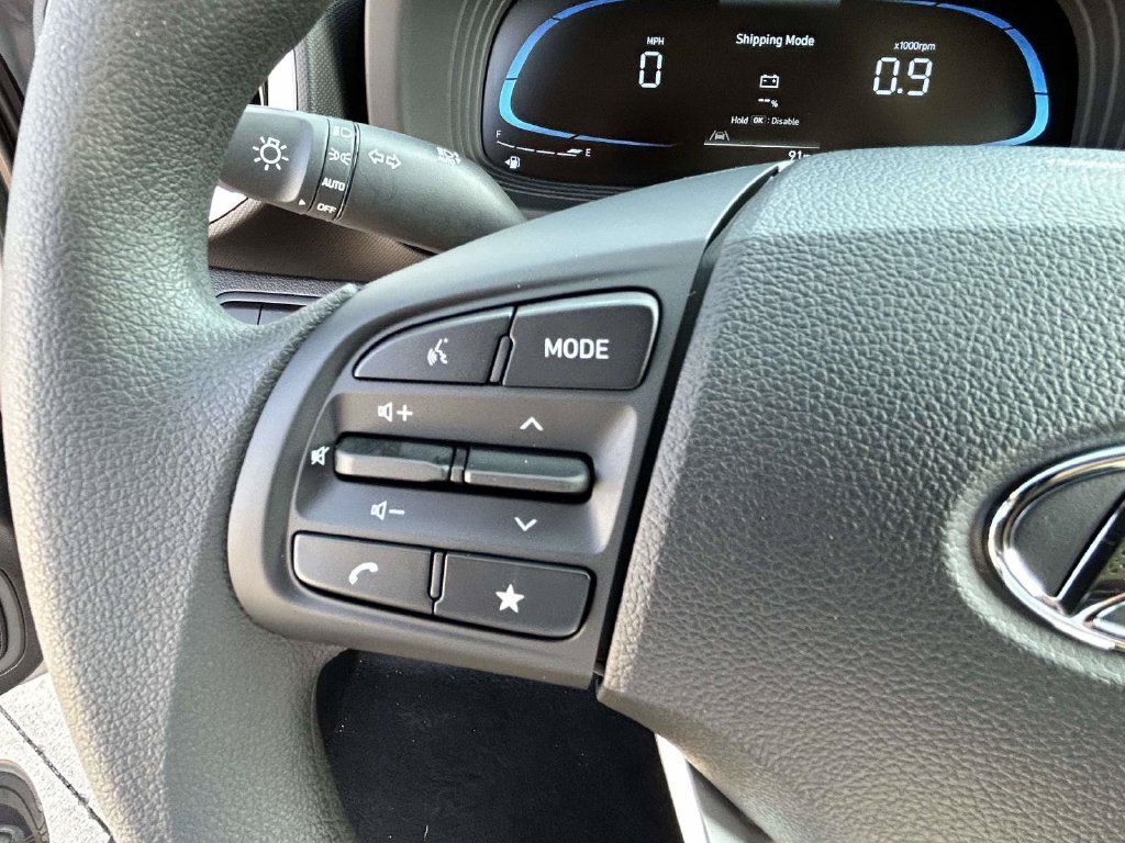 New 2026 Hyundai Venue SE FWD image 6