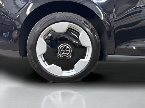 New 2025 Volkswagen ID. Buzz Pro S RWD image 25