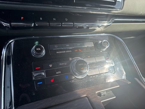 Used 2023 Lincoln Navigator Black Label image 14