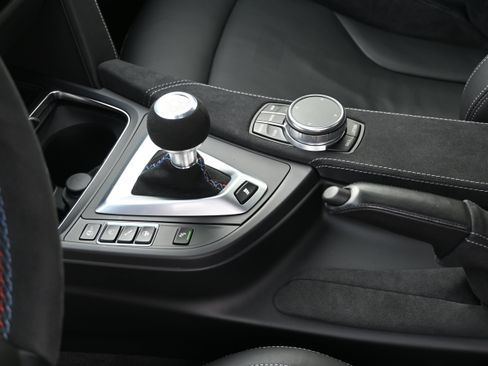Used 2020 BMW M4 CS w/ Executive Package RWD image 36