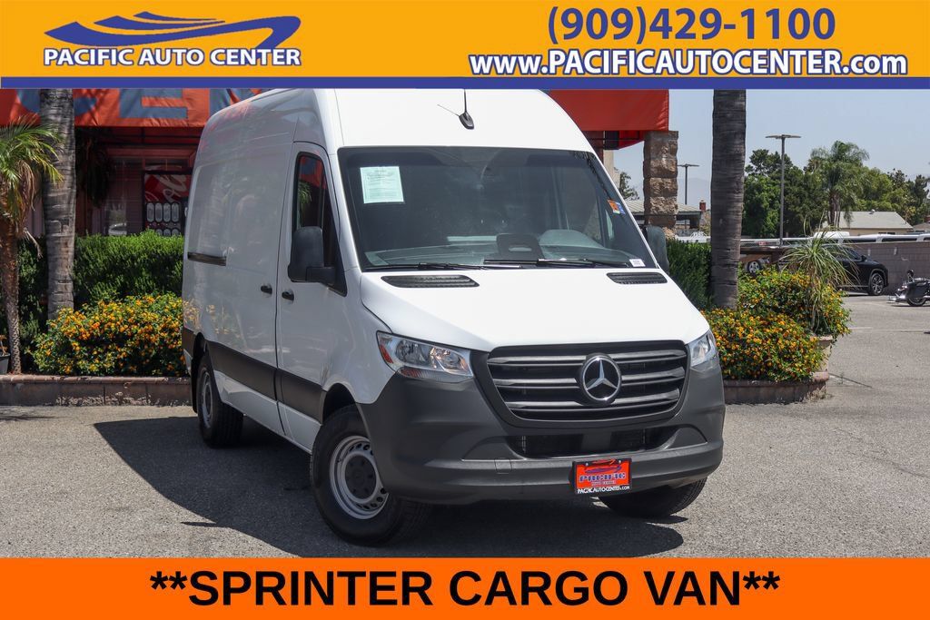 Used 2025 Mercedes-Benz Sprinter 2500 image 1