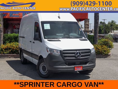 Used 2025 Mercedes-Benz Sprinter 2500 image 1