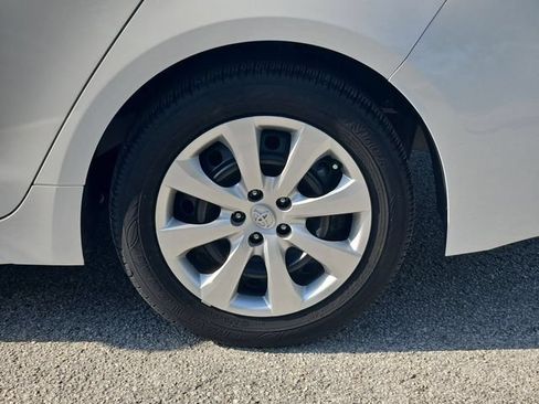 Used 2024 Toyota Corolla LE FWD image 31