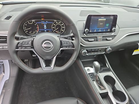New 2025 Nissan Altima 2.5 SR image 33