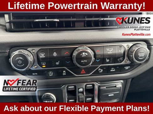 Used 2024 Jeep Gladiator Rubicon image 24