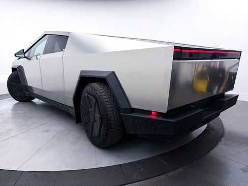 Used 2024 Tesla Cybertruck Cyberbeast image 2