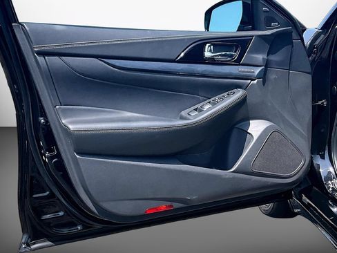 Certified 2023 Nissan Maxima Platinum w/ Sport Mat Group FWD image 18