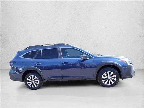Certified 2024 Subaru Outback Premium AWD/4WD image 5