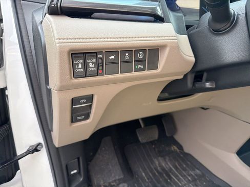 Used 2023 Honda Odyssey Elite image 16