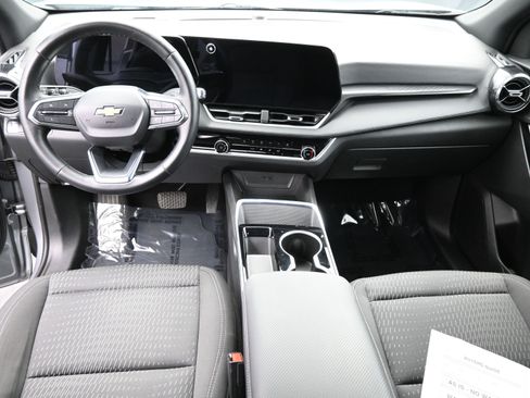 Used 2025 Chevrolet Equinox LT image 16