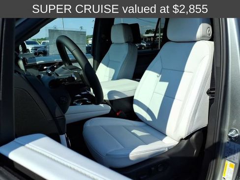 New 2026 Chevrolet Suburban Premier AWD/4WD image 6