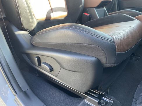 Used 2025 Subaru Forester Touring image 5