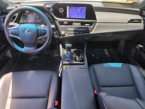 Used 2025 Lexus ES 300h w/ Premium Package FWD image 25