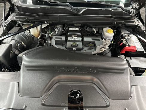 Used 2024 RAM 2500 Tradesman w/ Chrome Appearance Group AWD/4WD image 33